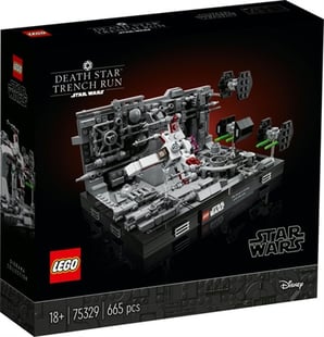 LEGO Star Wars Death Star™ Trench Run Diorama   