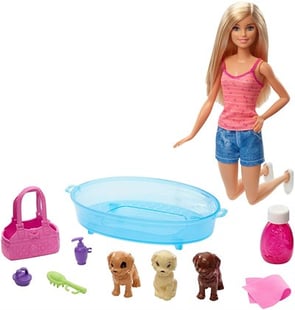 Mattel Barbie Doggie Bathing Set with a Doll (GDJ37)